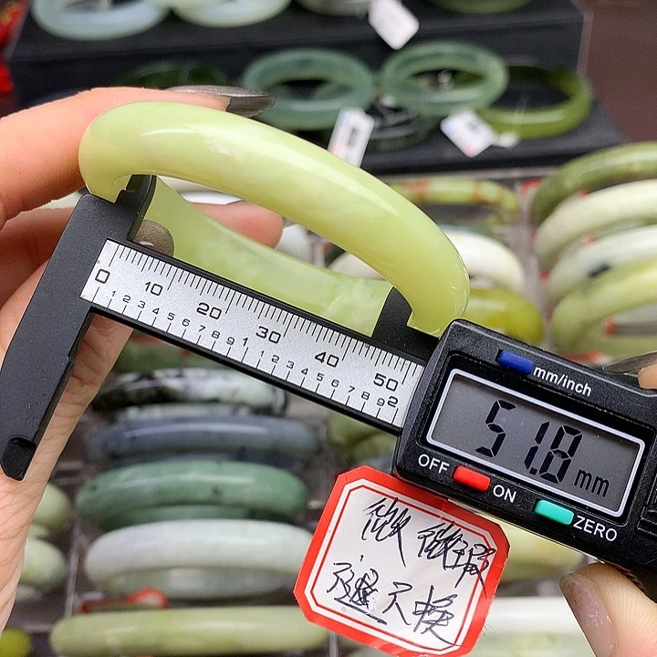 蛇纹石玉手镯未镶嵌158