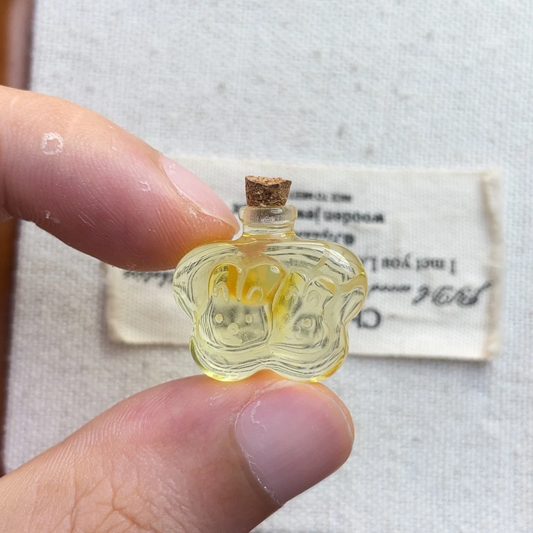 裸石琥珀未镶嵌兔子许愿瓶