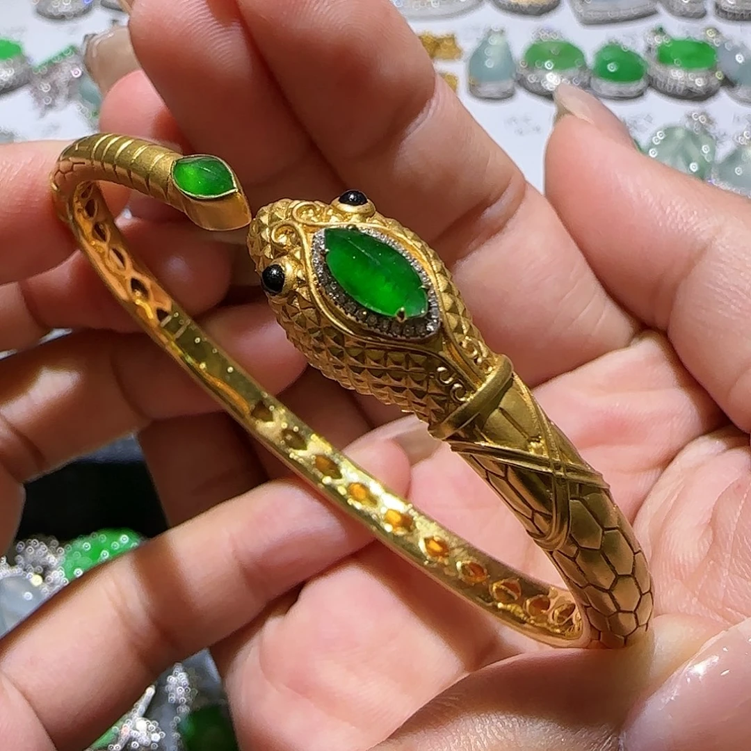 【闪购商品】18K金镶嵌手镯翡翠天然