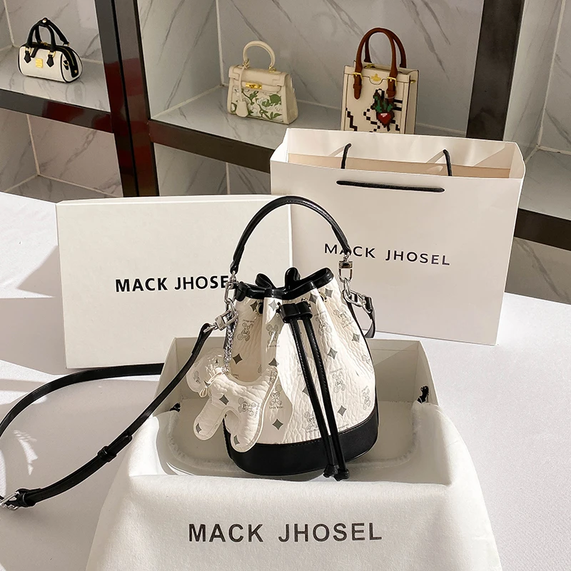 MackJhosel真皮洋气小众水桶包包女2025百搭新款单肩上班手提拎包