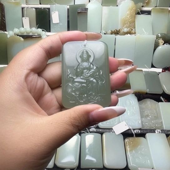 颈饰未镶嵌和田玉