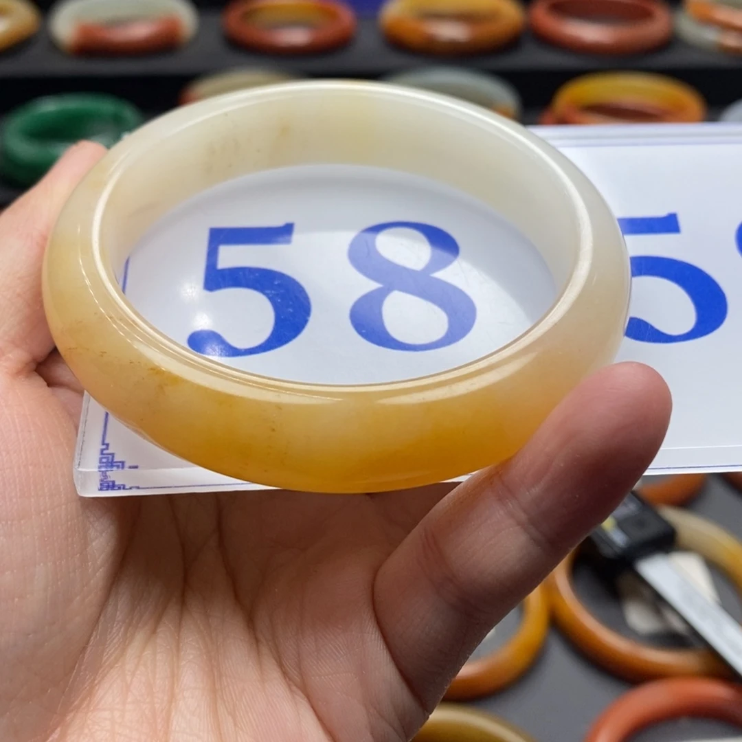 石英质玉（黄龙玉）手镯未镶嵌