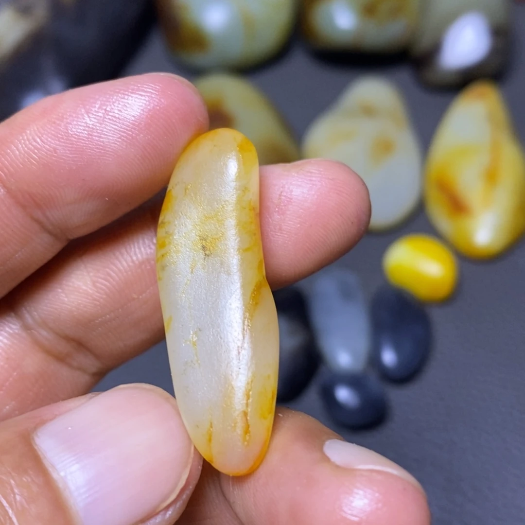 和田玉（糖玉）未镶嵌挂件