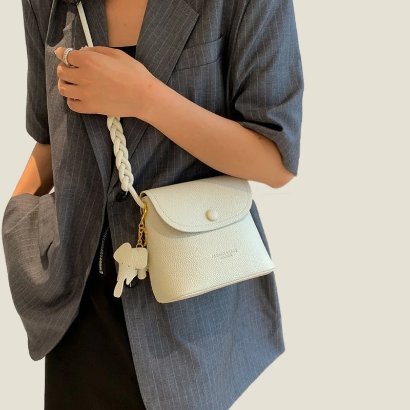 休闲复古小水桶包包时尚简约女包流行百搭斜挎包时尚通勤小方包