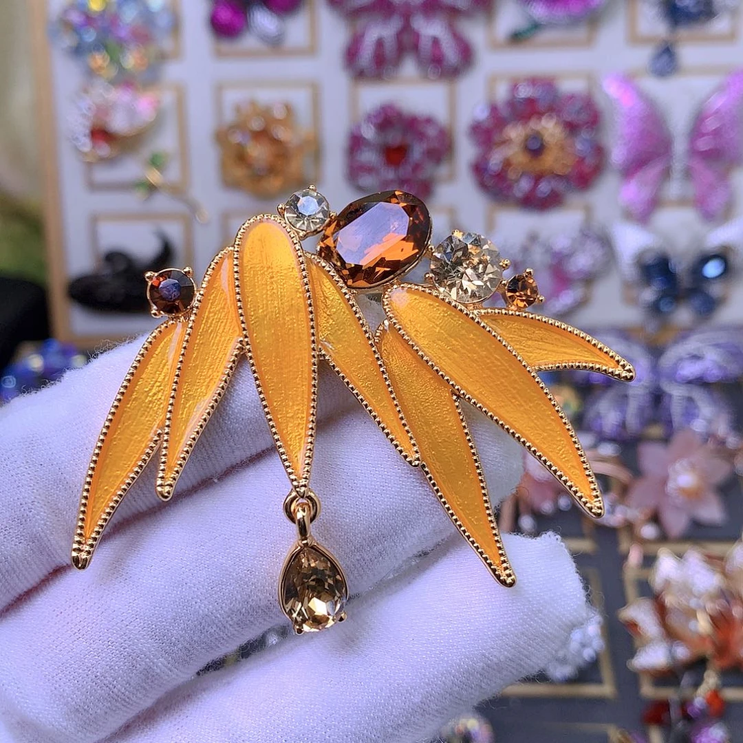 合成立方氧化锆铜施华胸针