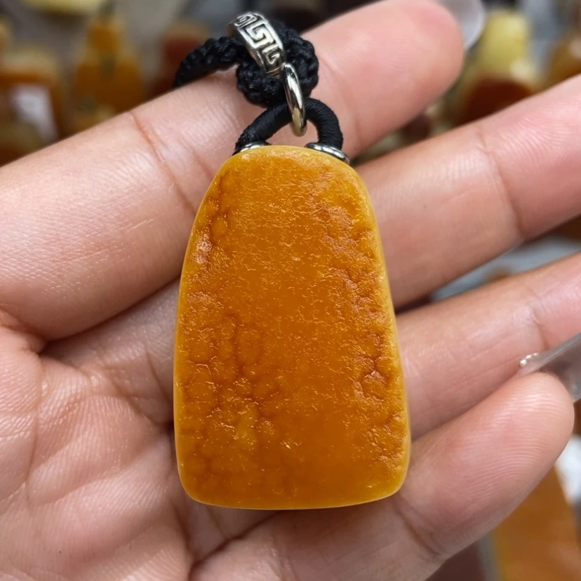 【闪购商品】琥珀颈饰未镶嵌