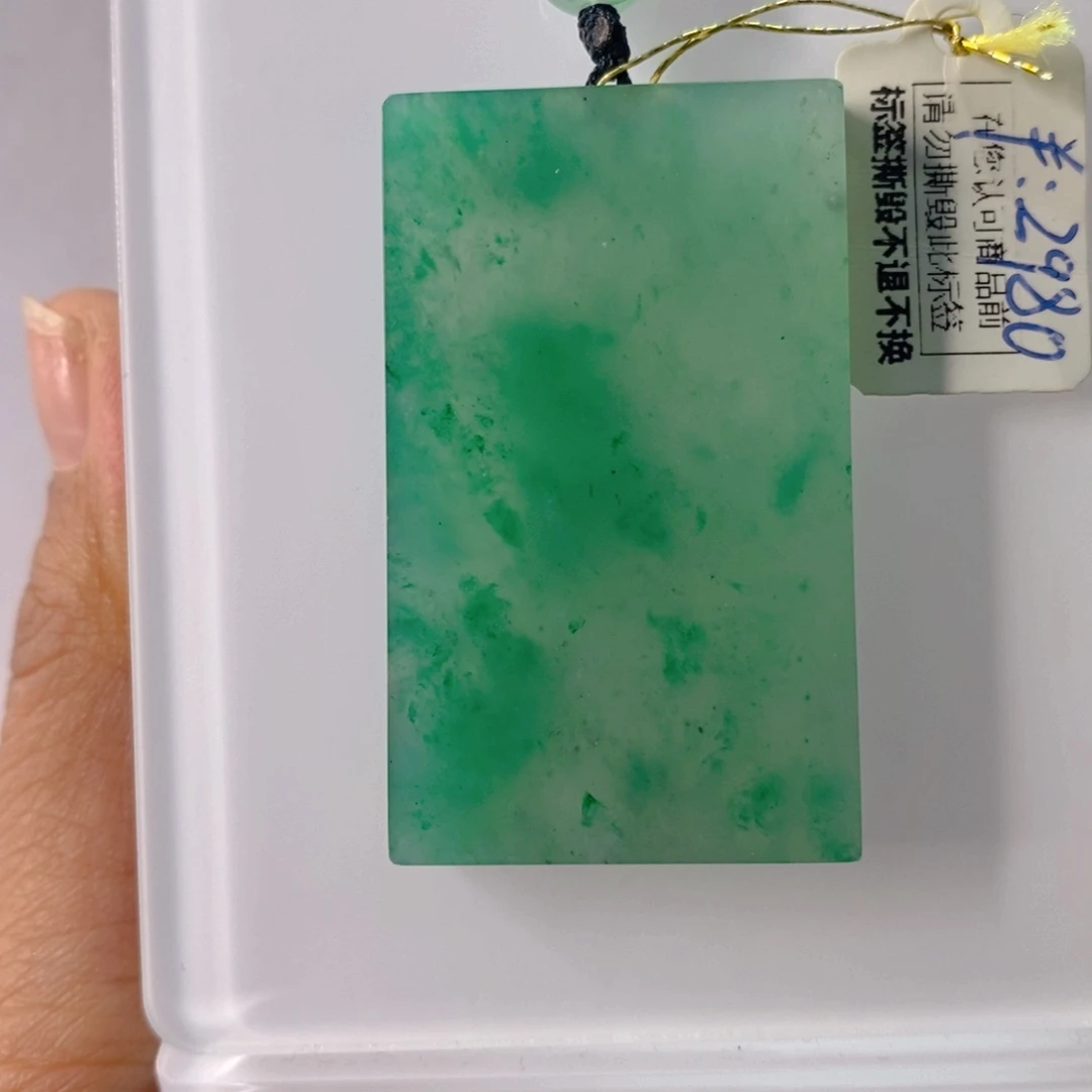 石英质玉未镶嵌颈饰