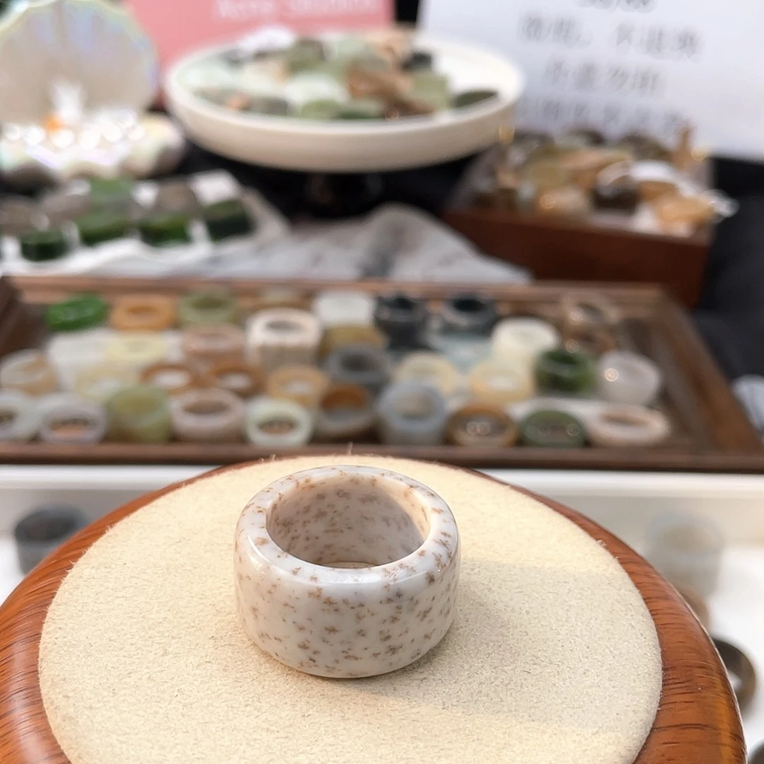 和田玉戒指未镶嵌z43桂花圆切19.8不退换