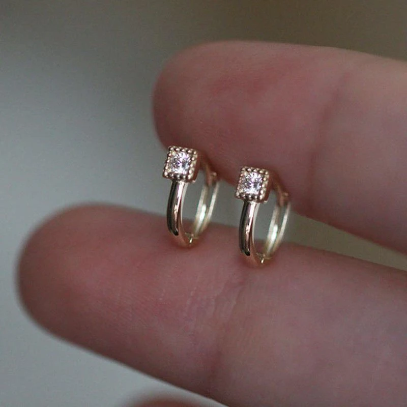 铜合金锆石耳饰 S925耳钉女新款潮时尚简约耳饰冷淡风学生气