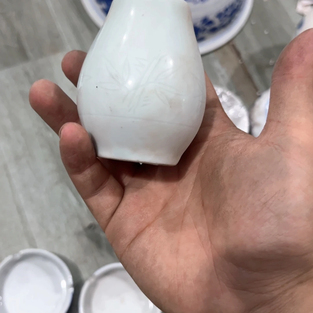 瓷片不会哈哈哈哈哈哈家