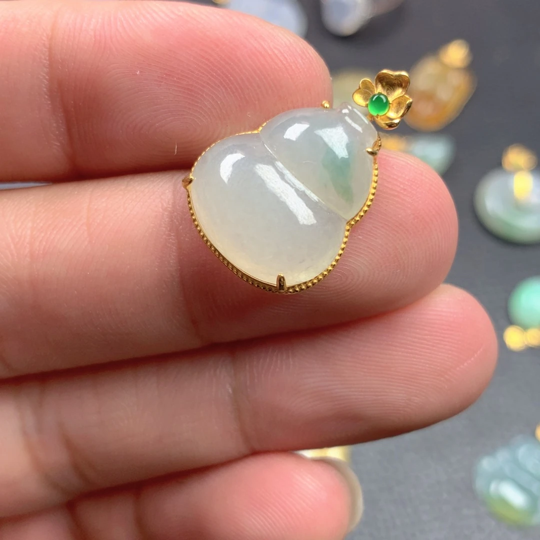 【闪购商品】颈饰18K金镶嵌翡翠翡翠