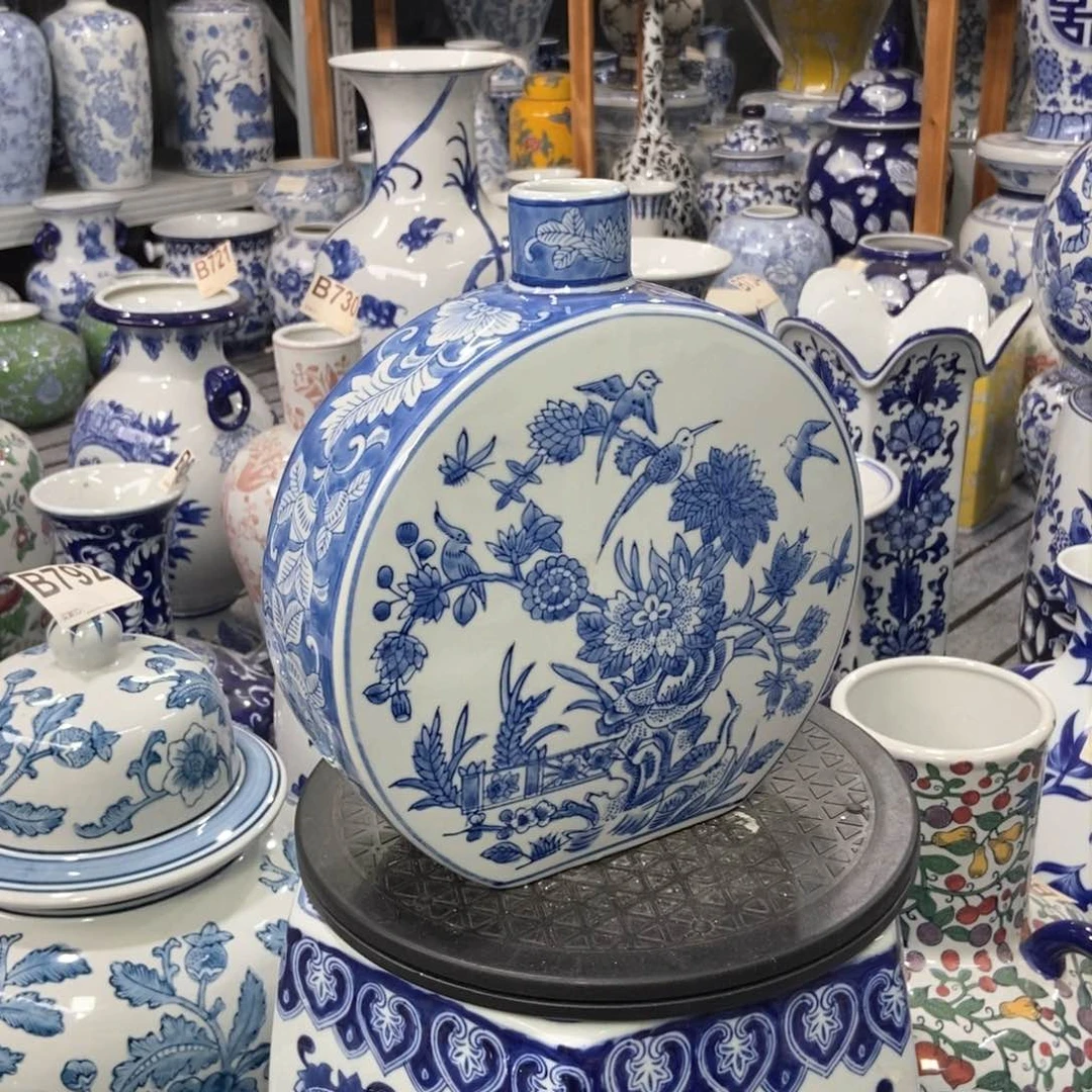 摆件花瓶手绘釉下彩