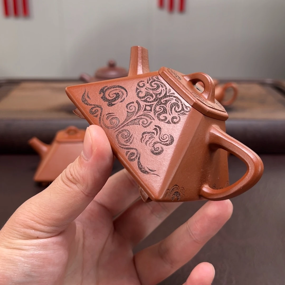 在***上紫砂茶壶宜兴紫砂壶的制作