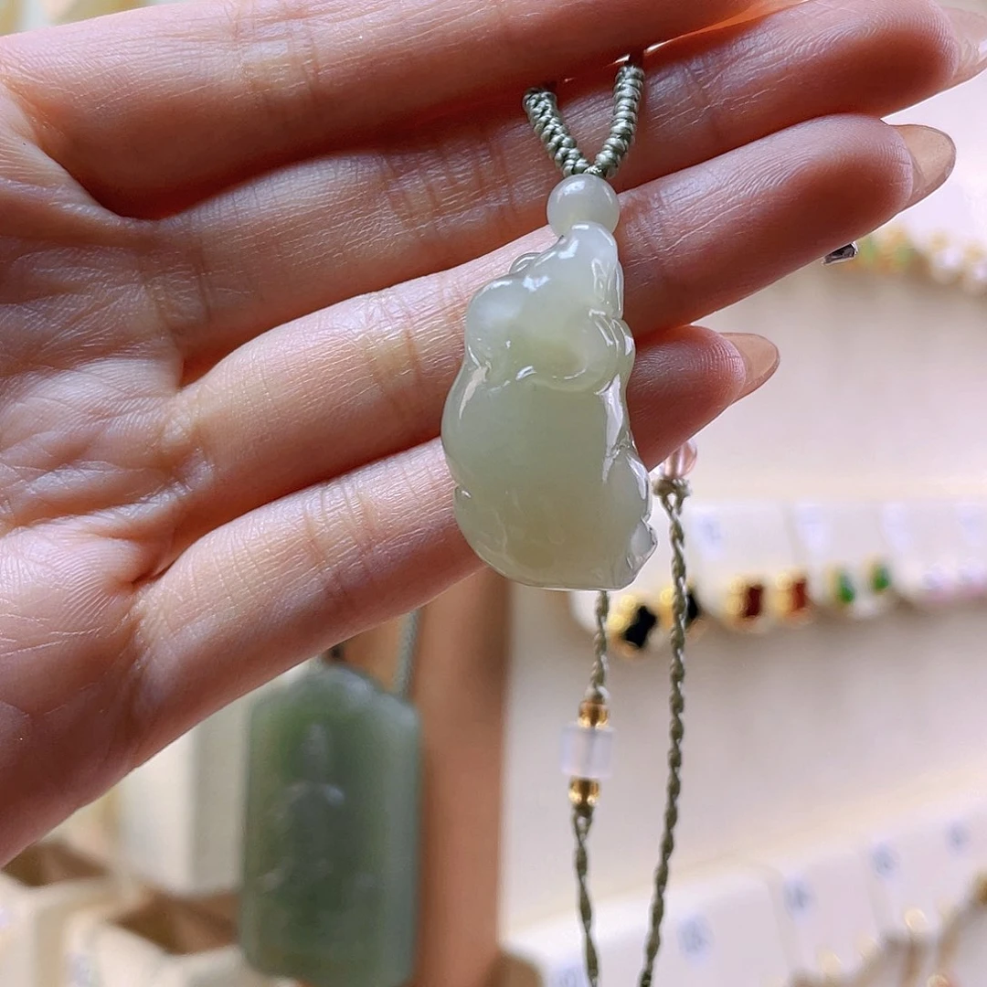 和田玉吊坠(赠链)未镶嵌西****?