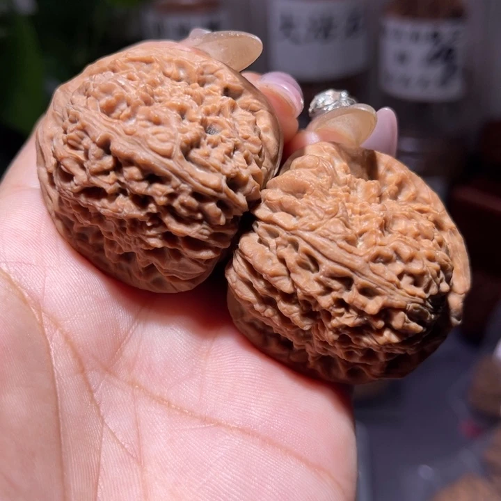 吊坠桃核            40