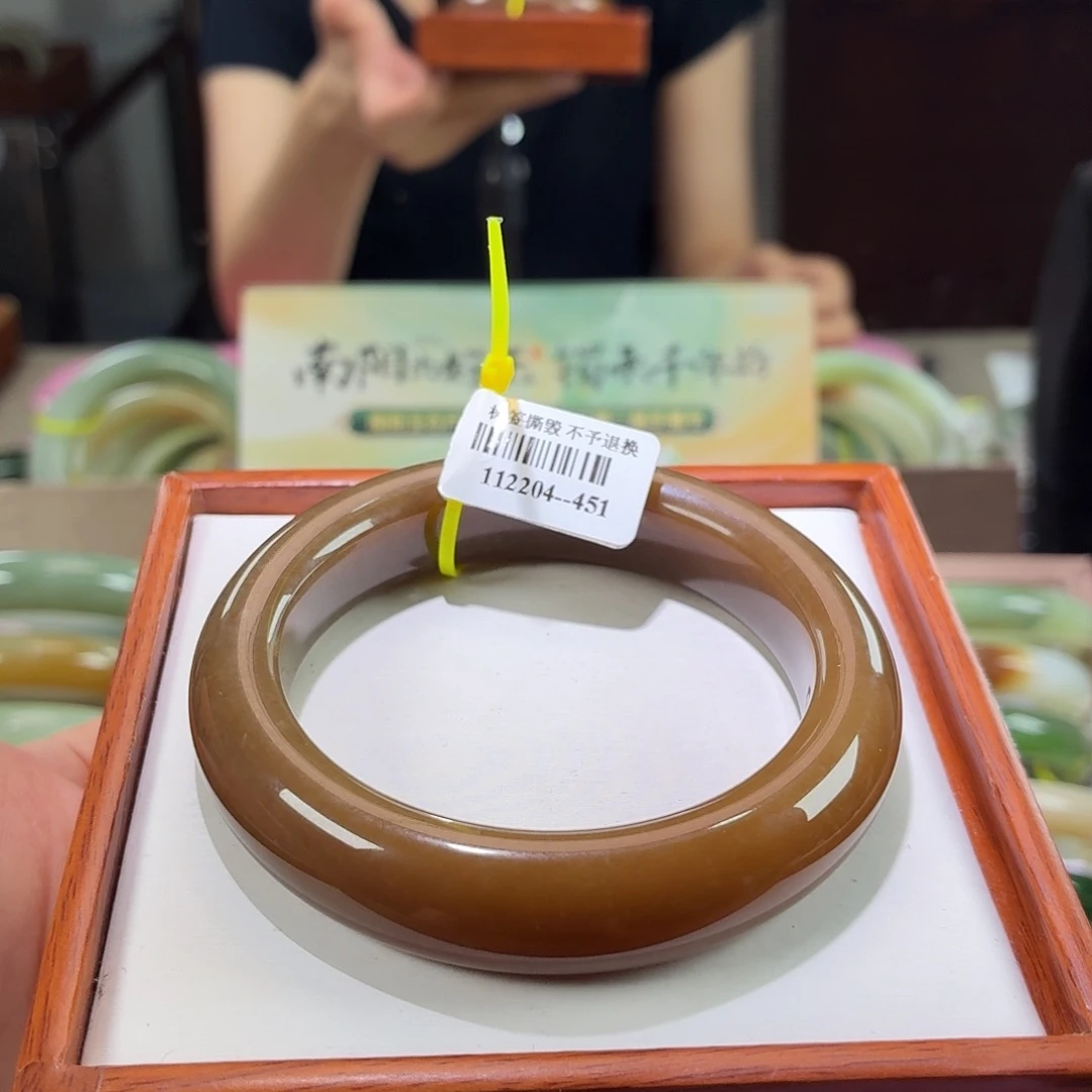 和田玉手镯未镶嵌15。 57