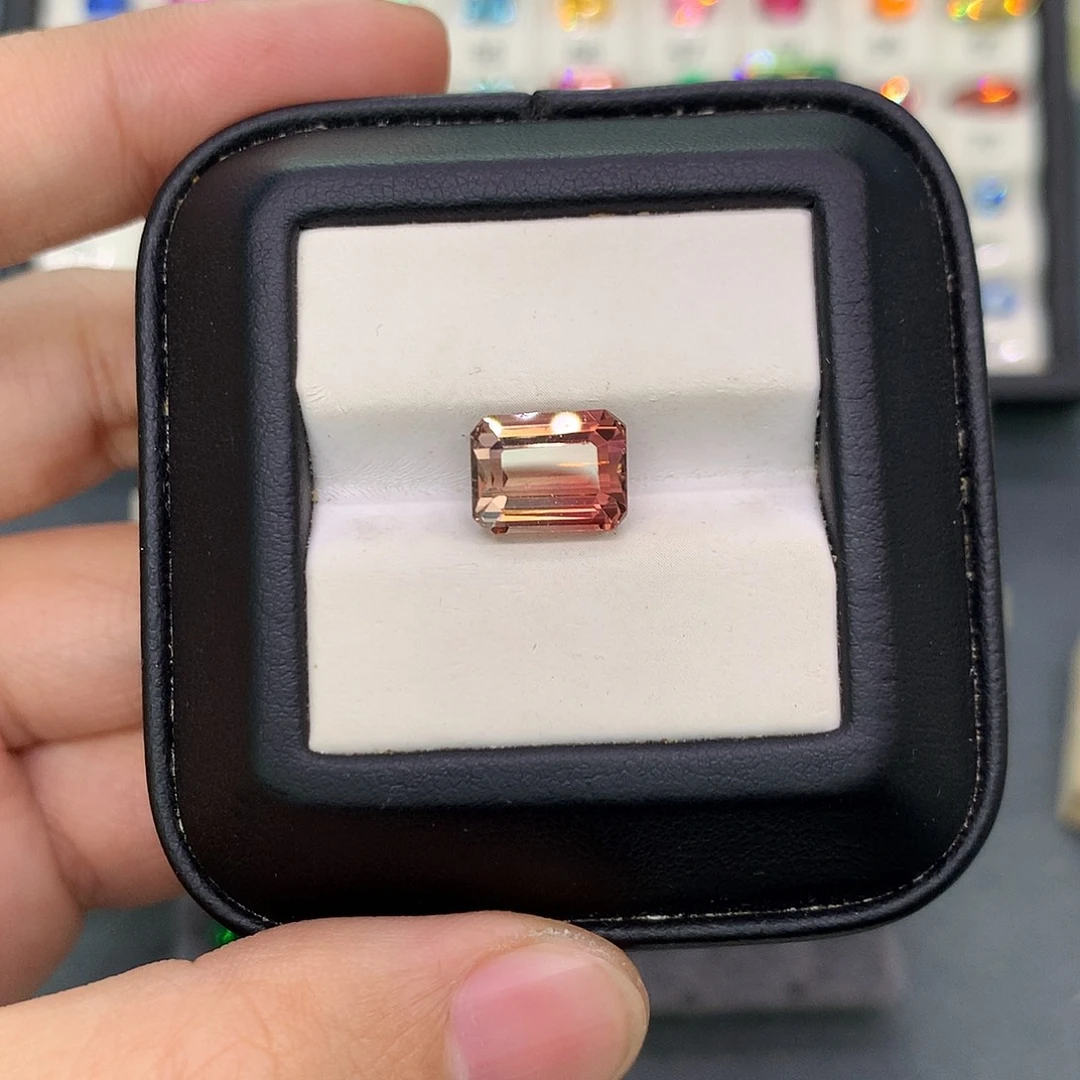 碧玺未镶嵌裸石4.98克拉渐变色碧玺