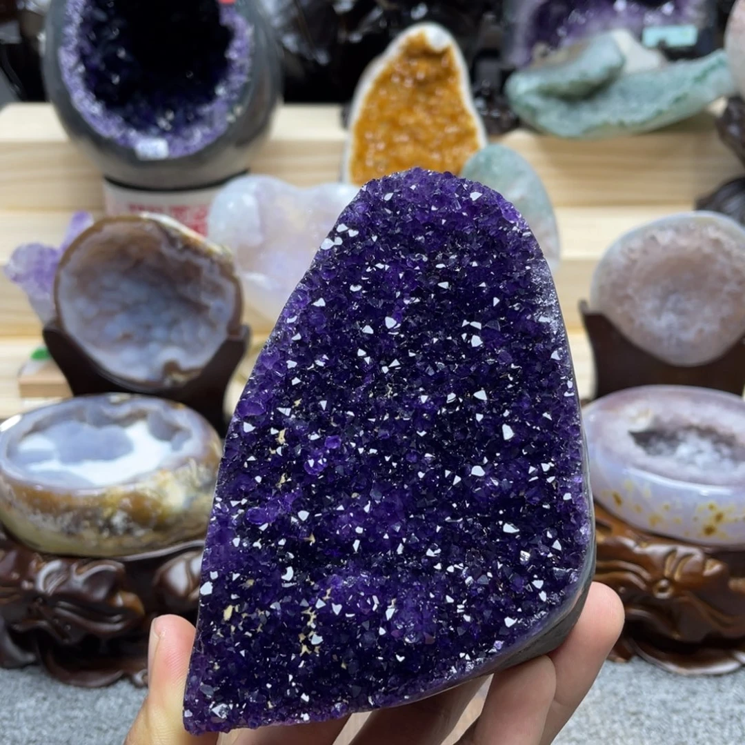 水晶大型摆件未镶嵌