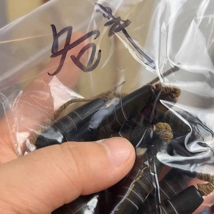 羽***玛瑙/玉髓颈饰未镶嵌
