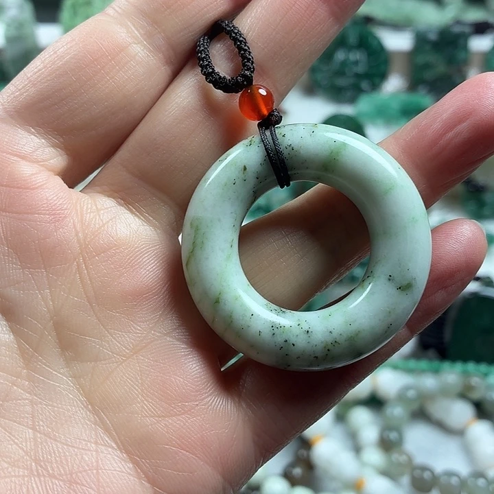 独山玉未镶嵌吊坠