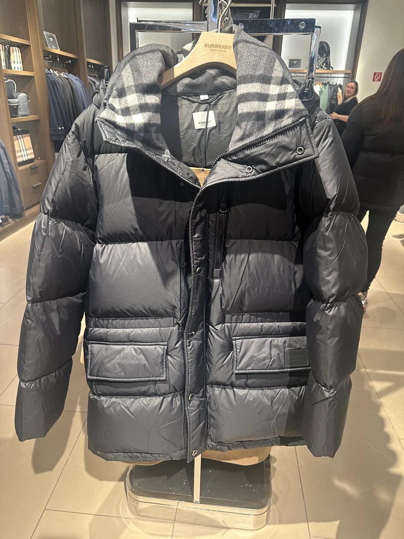 未使用 BURBERRY/博柏利 男款新款左侧荷包带标长款羽绒服