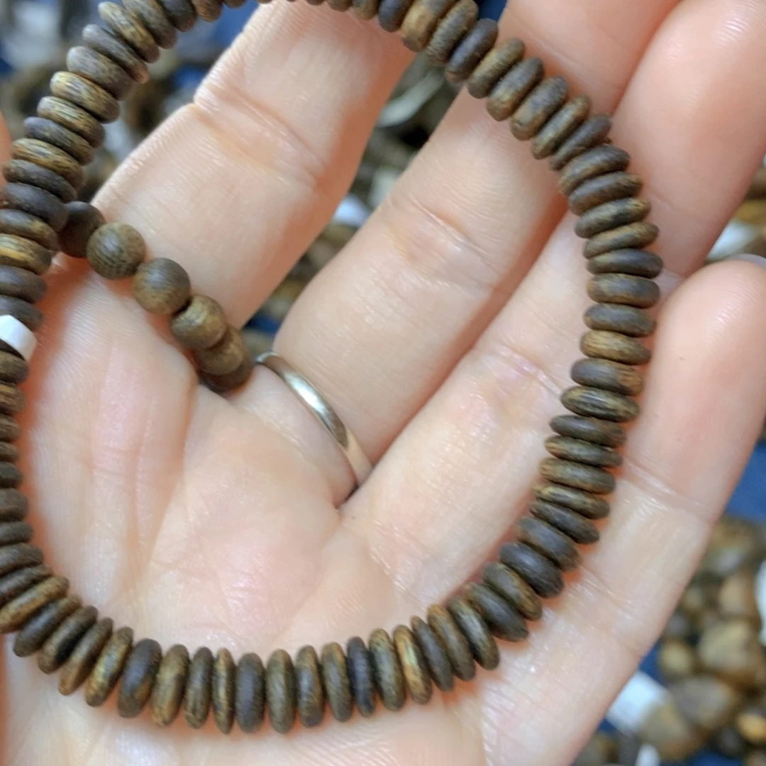 沉香手串红骨凹身沉水卡6-5克多样性发货一条