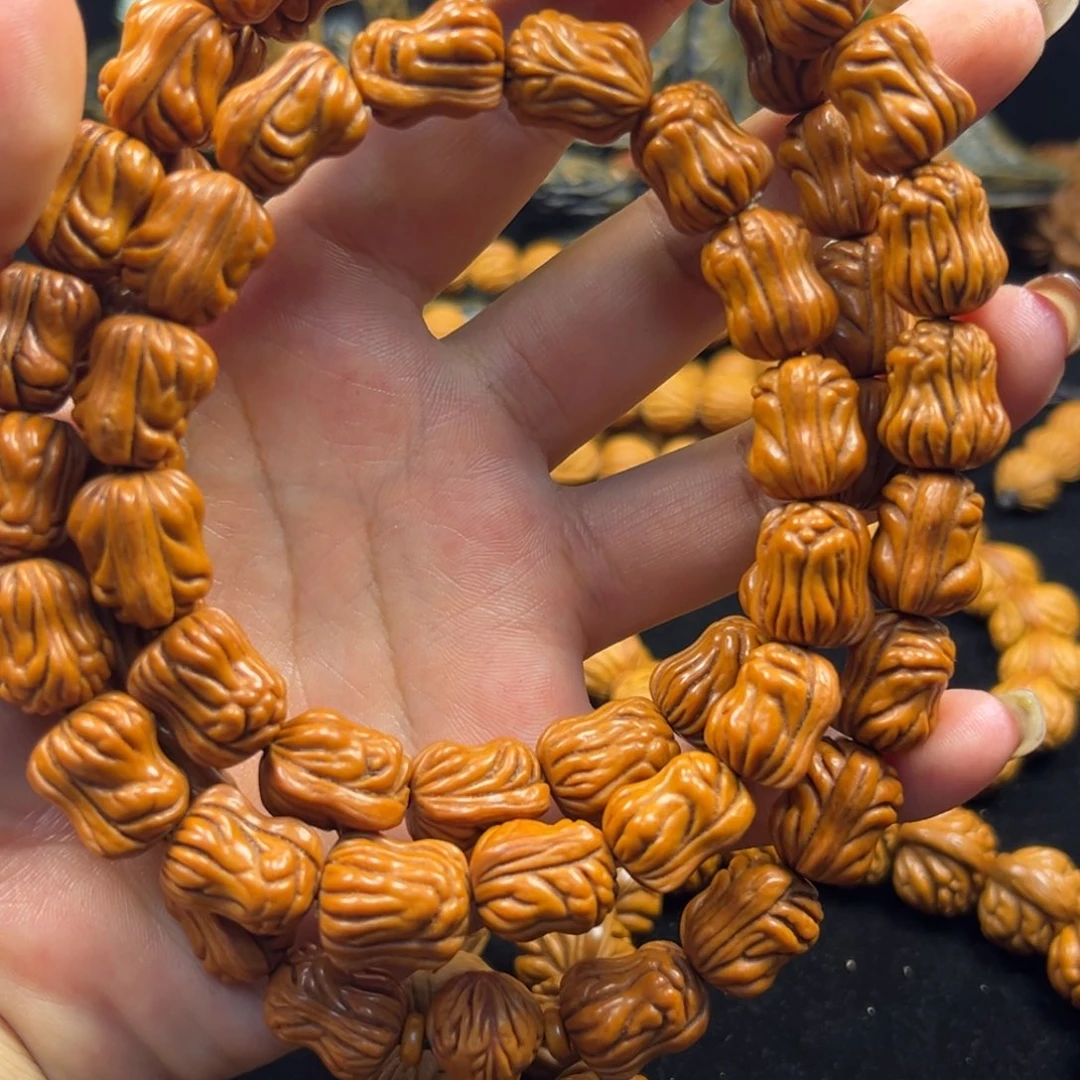 用***9吊坠桃核金条脖挂