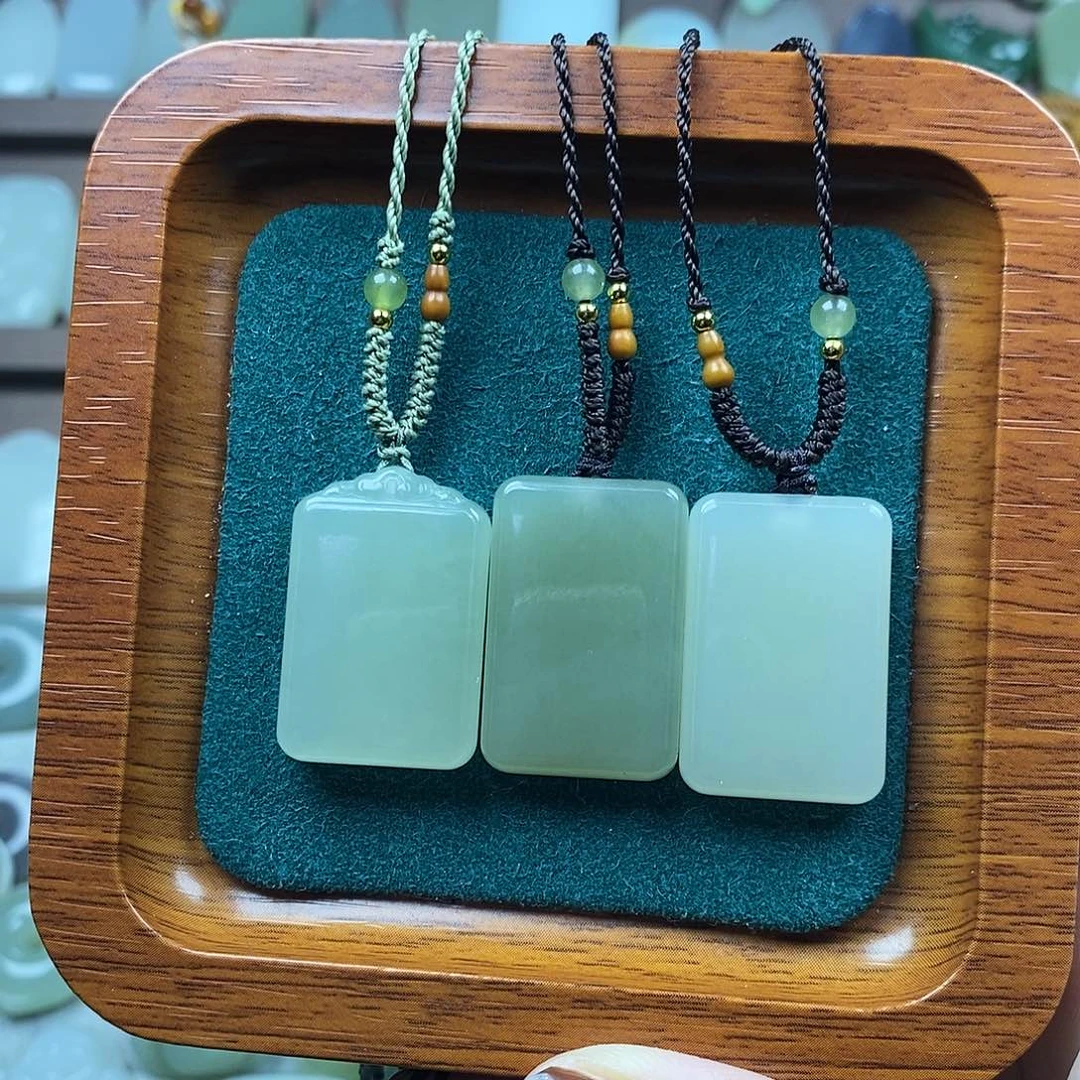 和田玉未镶嵌颈饰平安无事牌多样性发1件