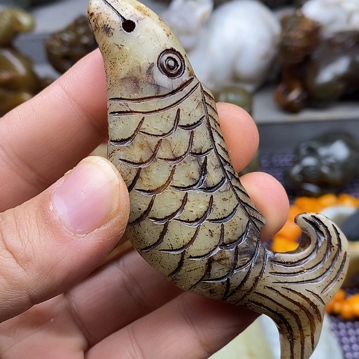 未镶嵌蛇纹石玉颈饰