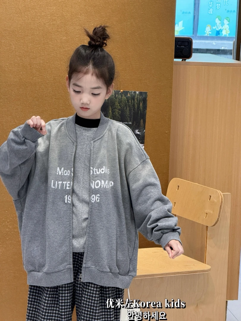 米卿兔高端童装女童外套2025新款洋气儿童秋冬装棒球服卫衣拉链衫