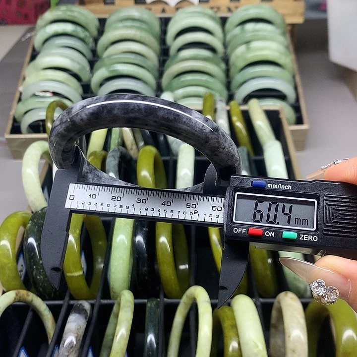 未镶嵌蛇纹石玉手镯214