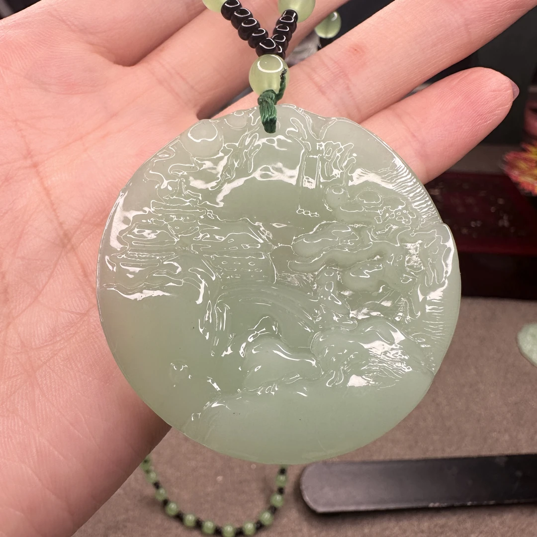 2025秋季款P1时尚百搭吊坠山水牌XL706