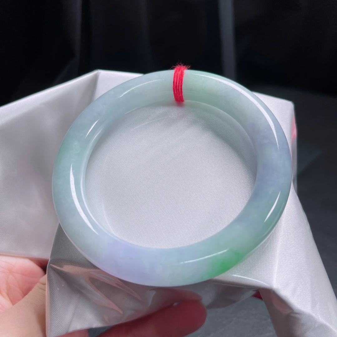 58圈口冰润春彩圆条手镯1325尺寸57.7*10.6mm有纹无裂