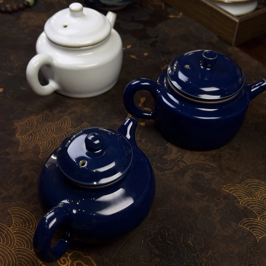 微瑕福利霁蓝茶壶