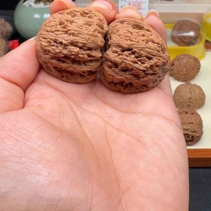 文玩核桃把件全品红宝石35