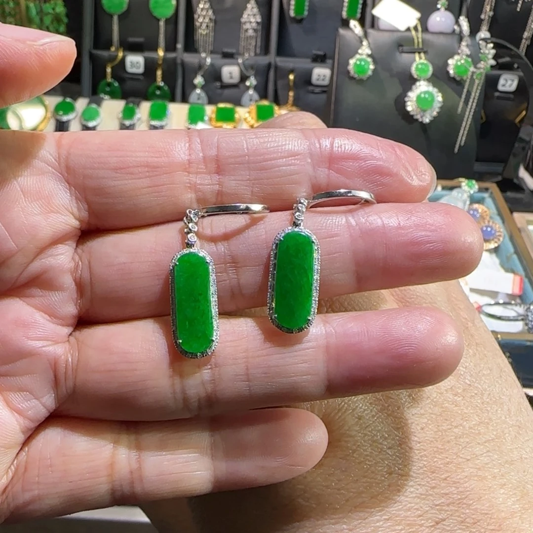 翡翠18K金镶嵌颈饰耳包