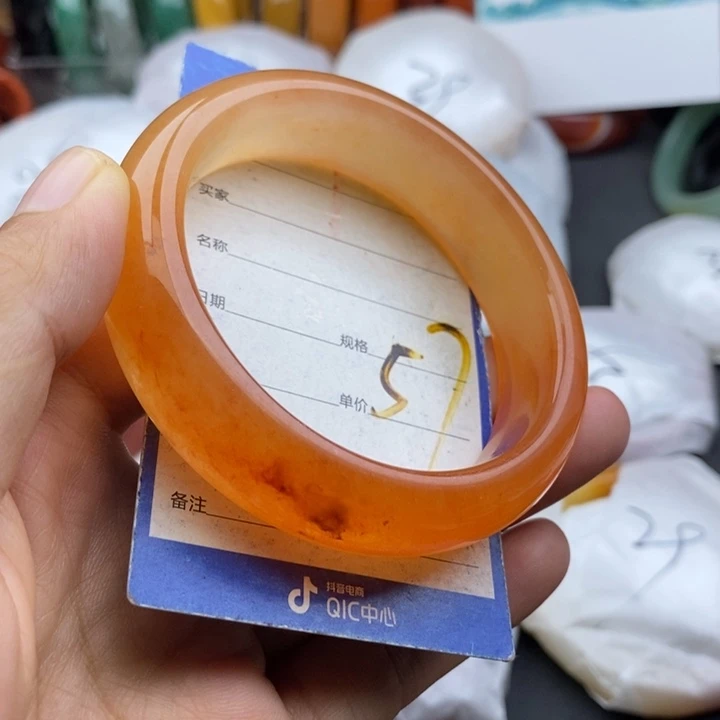 未镶嵌手镯石英质玉