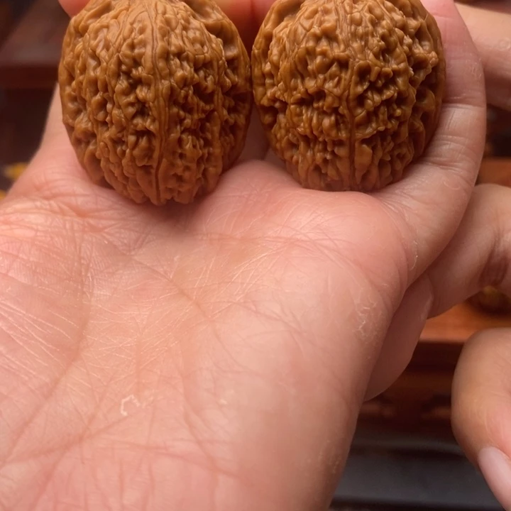 文玩核桃把件蒜头狮子头
