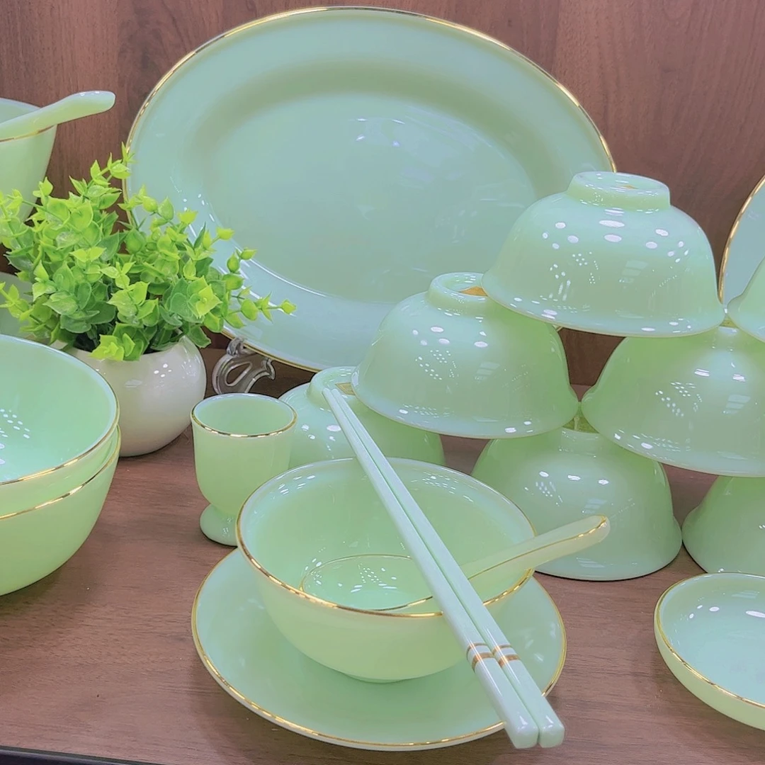 45%以上骨粉骨瓷绿色玉瓷单拍碗盘组合