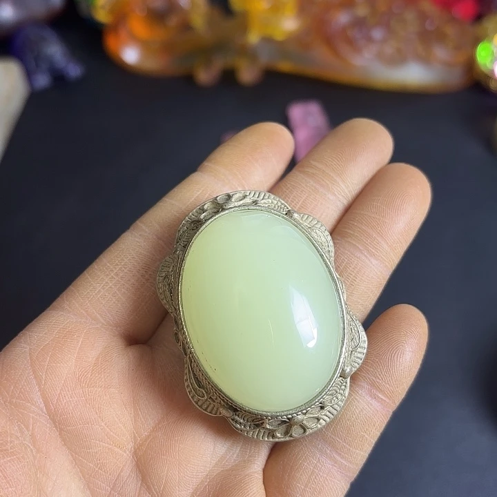 勇***惧白玉菩提把件一个一个