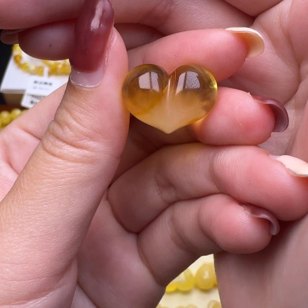 琥珀未镶嵌裸石2号