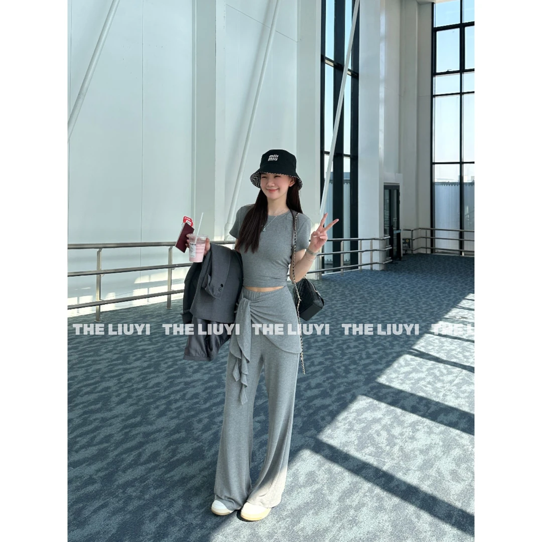 【LIUYI】首尔套装~夏季显瘦合身T恤+假两件屁帘微喇裤套装55161
