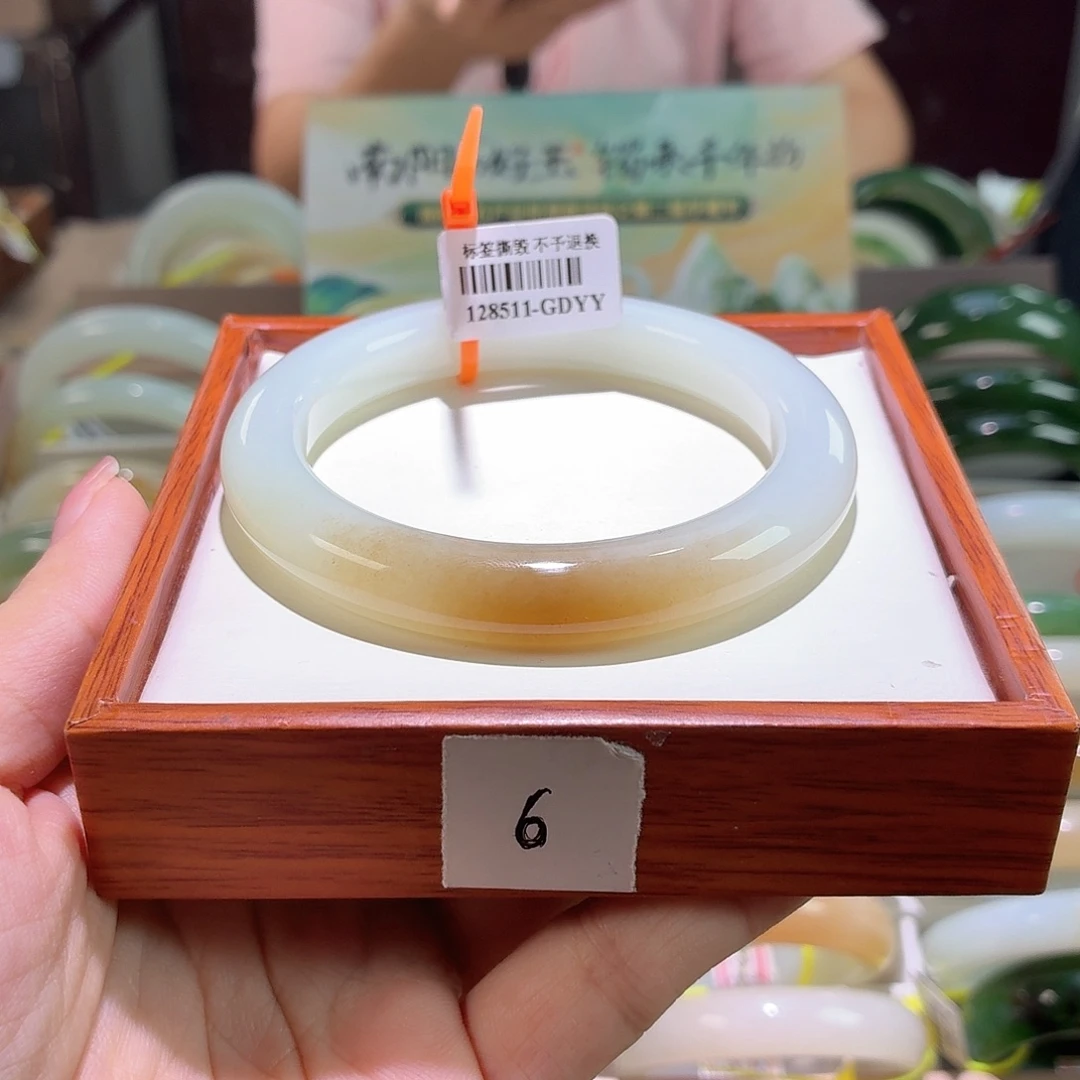 未镶嵌手镯和田玉60。 58/59