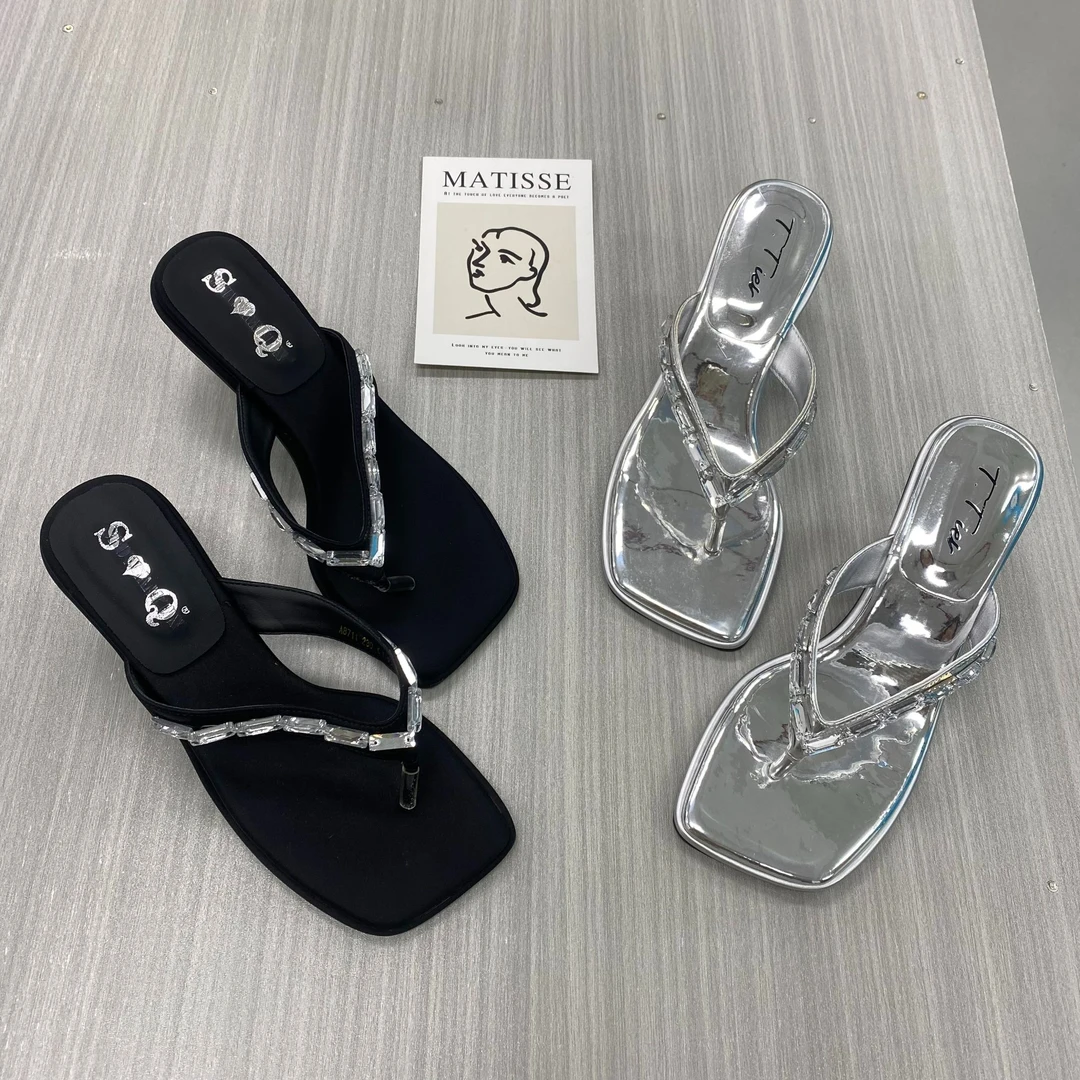 8711夏款细带闪钻人字拖高级感平跟高跟凉拖气质小猫跟鞋凉鞋女