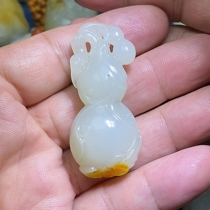 未镶嵌和田玉挂件一**豆