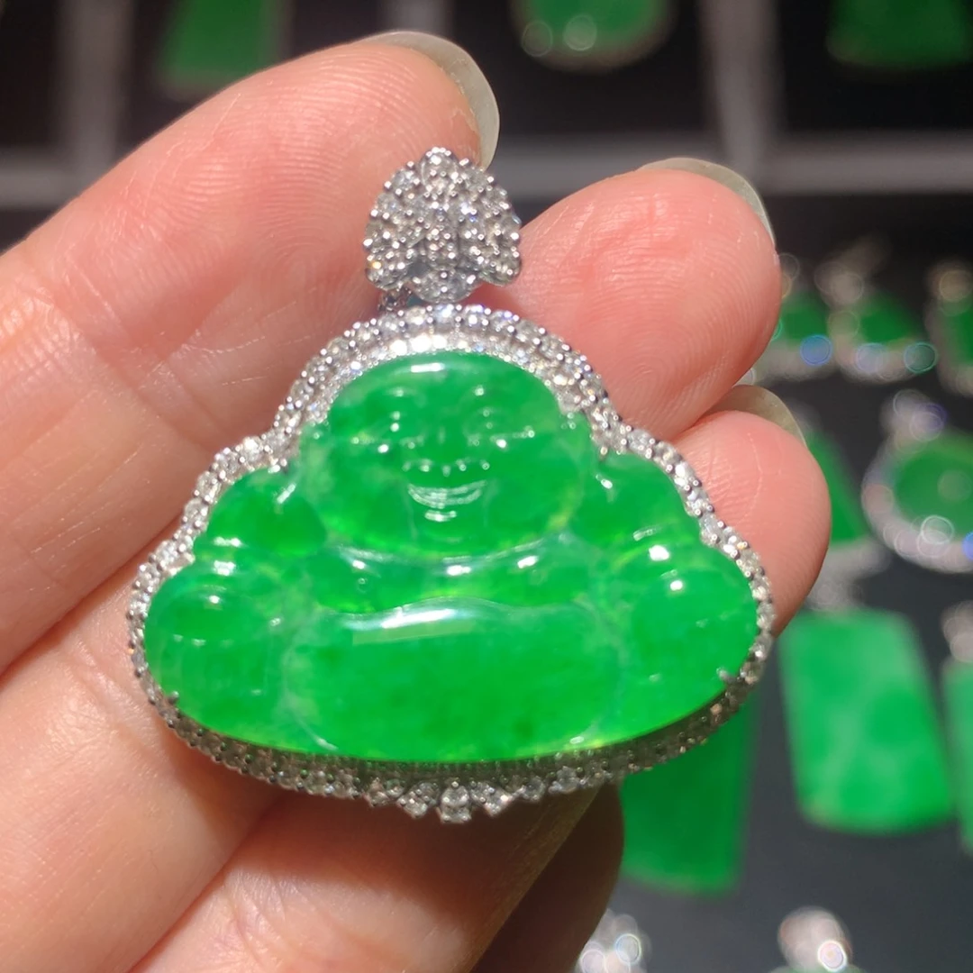 翡翠18K金镶嵌颈饰翡翠