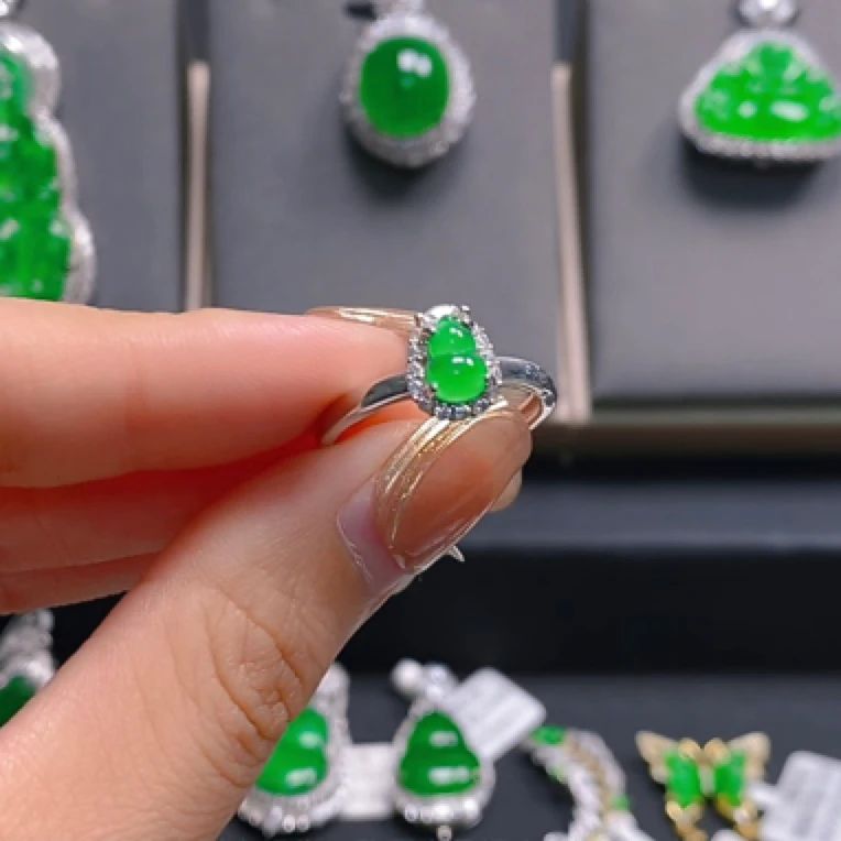 s925银天然A货翡翠蛋面戒指