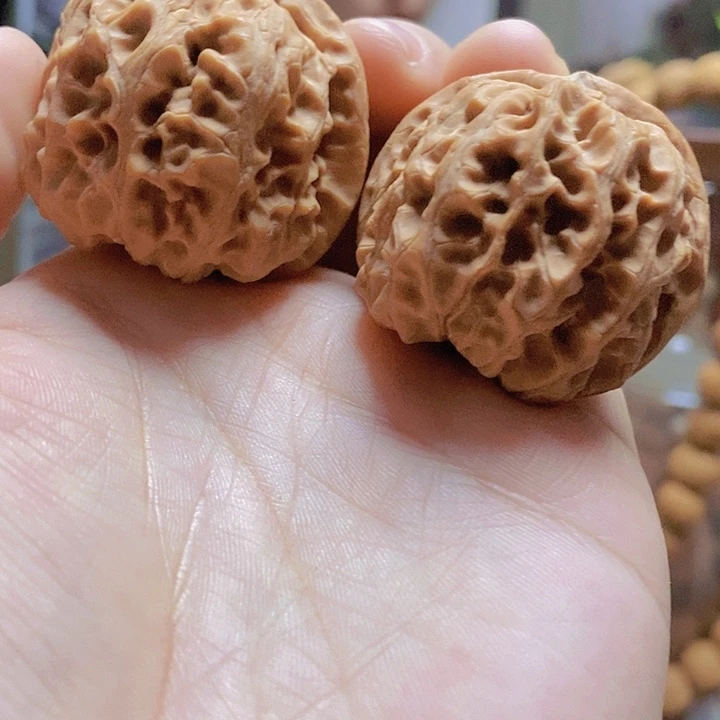 【闪购商品】文玩核桃把件38.5大石窝