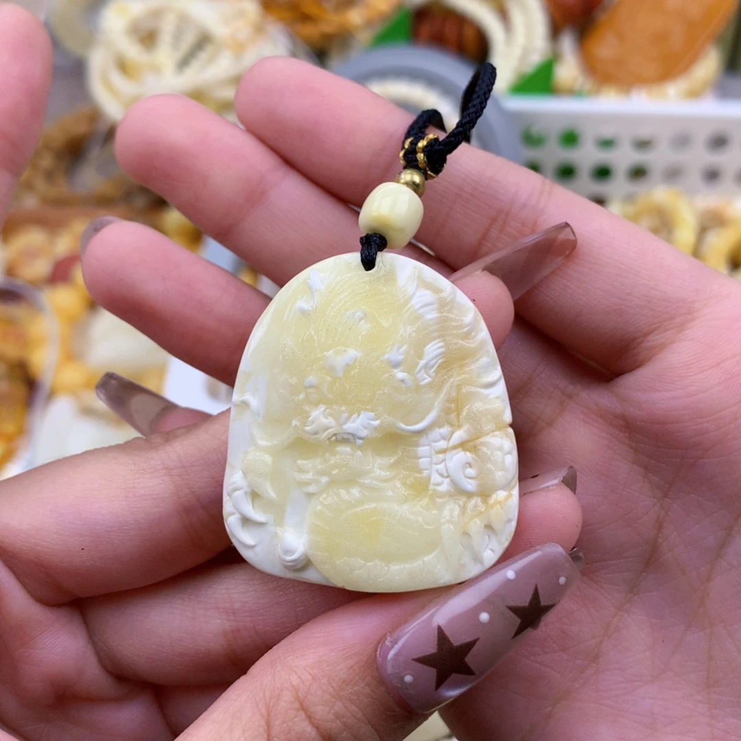 夏***D琥珀未镶嵌珠宝奇石