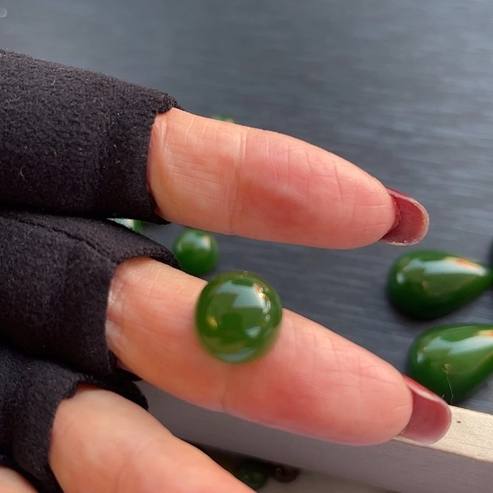 花***界和田玉未镶嵌颈饰